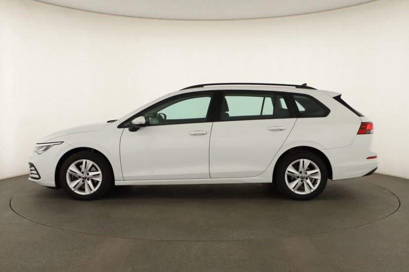 Volkswagen Golf, 2022