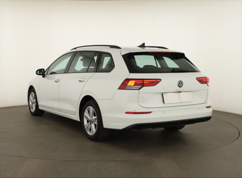 Volkswagen Golf, 2022