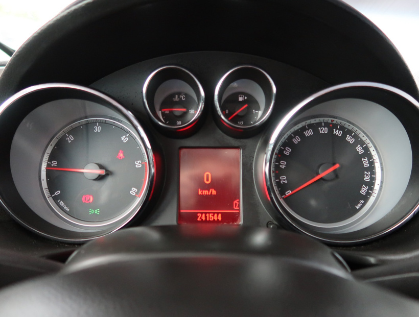 Opel Insignia, 2009