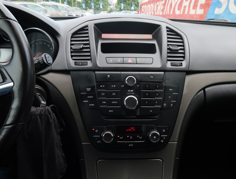 Opel Insignia, 2009