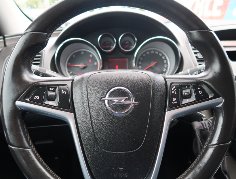 Opel Insignia, 2009