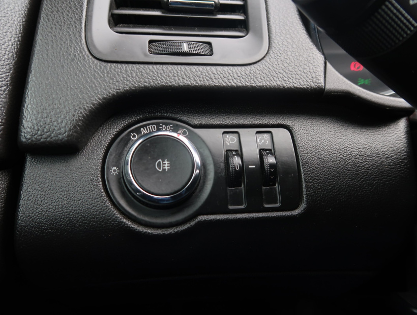Opel Insignia, 2009