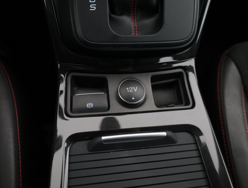 Ford Kuga, 2019