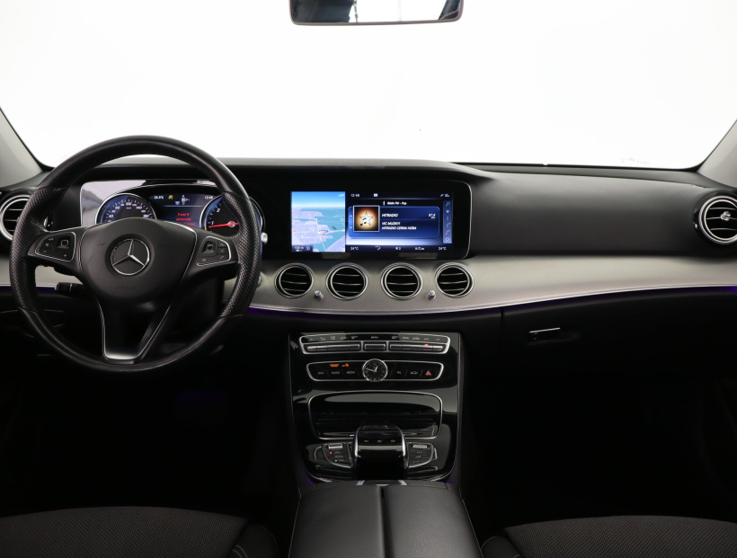 Mercedes-Benz E, 2017