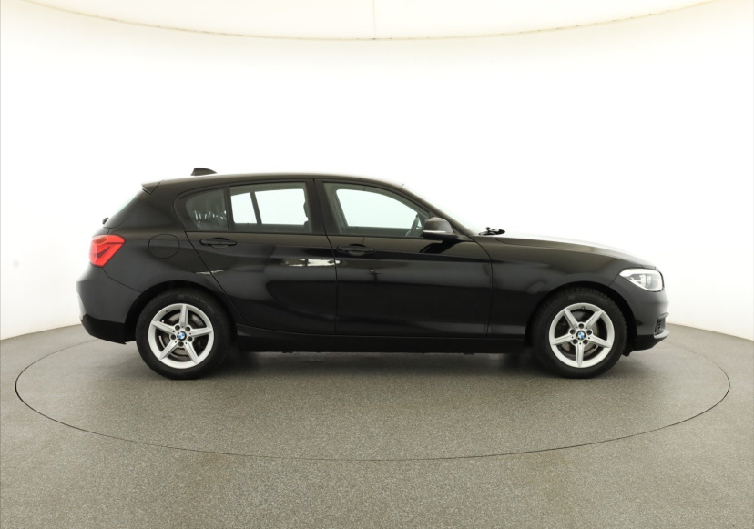 BMW 1, 2015