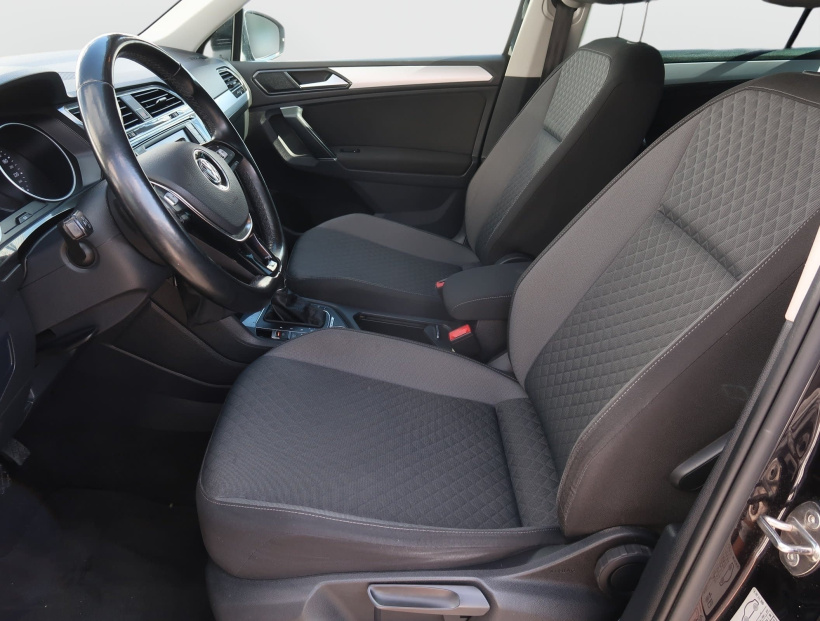 Volkswagen Tiguan, 2016