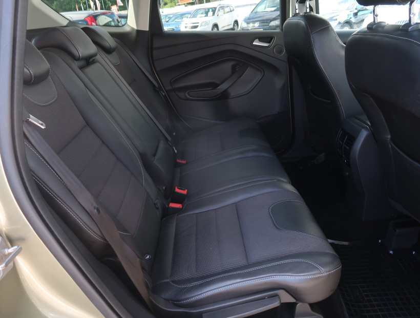 Ford Kuga, 2013