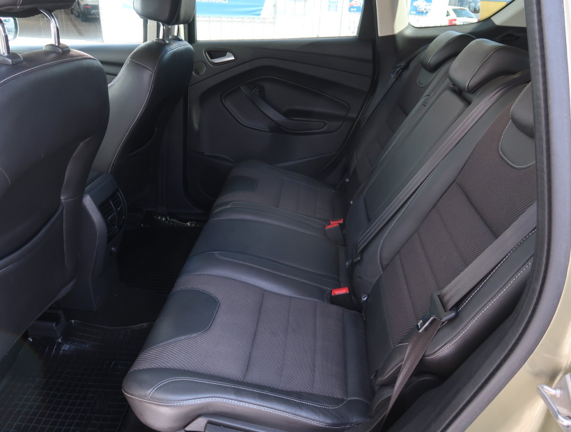 Ford Kuga, 2013