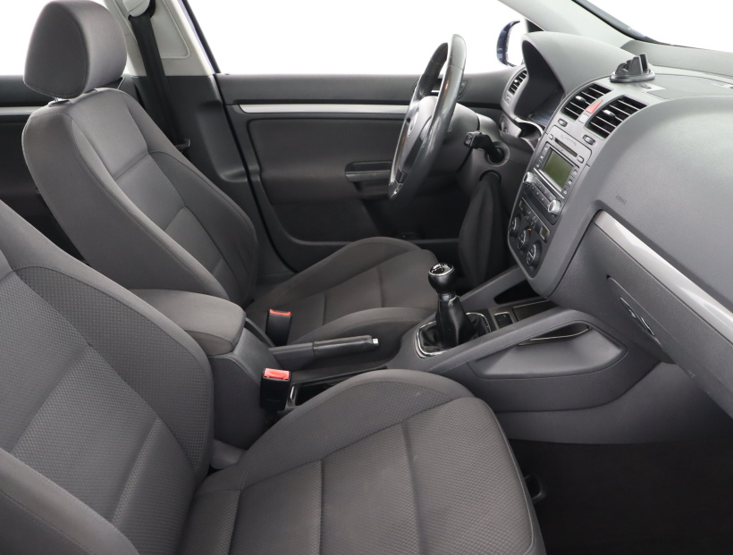 Volkswagen Golf, 2005