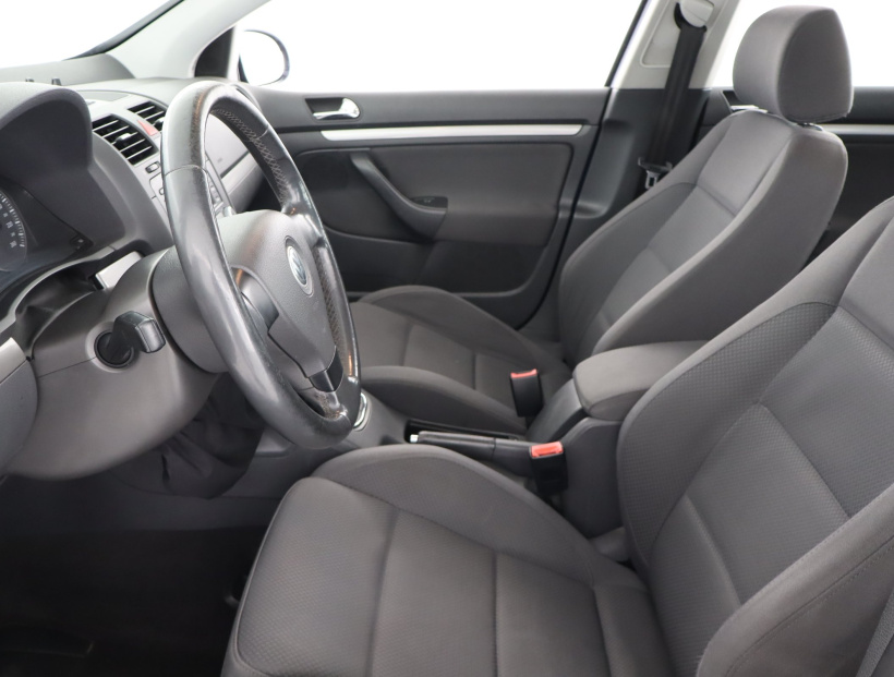 Volkswagen Golf, 2005