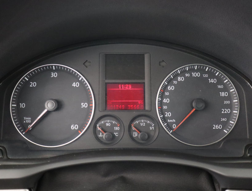 Volkswagen Golf, 2005