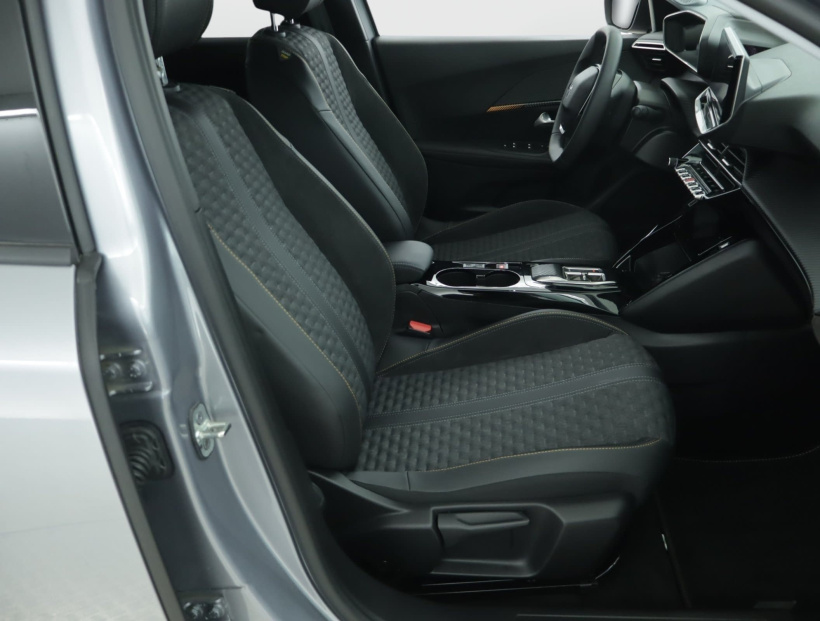 Peugeot e-2008, 2022