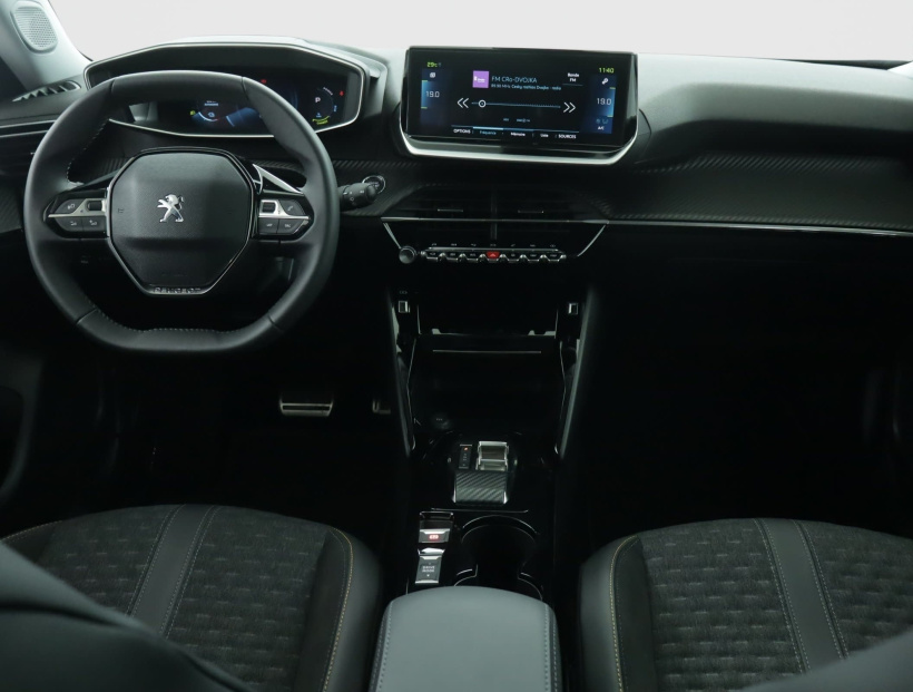 Peugeot e-2008, 2022