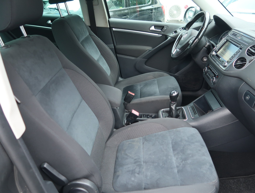 Volkswagen Tiguan, 2012