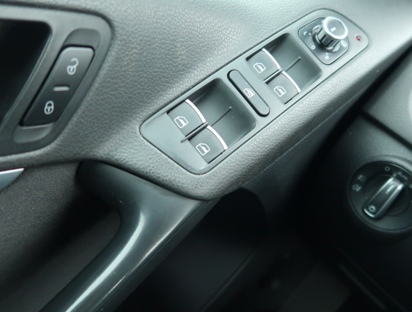 Volkswagen Tiguan, 2012
