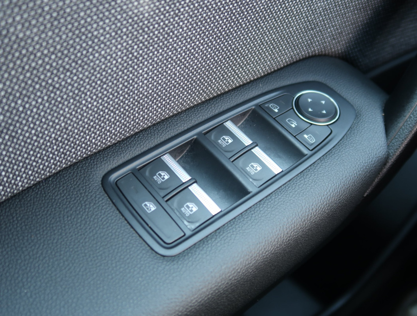 Mitsubishi ASX, 2025