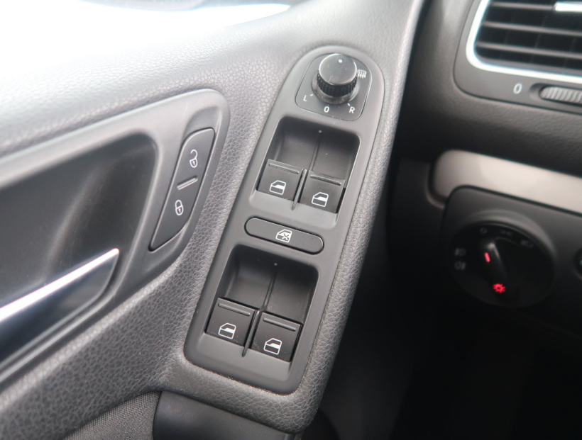 Volkswagen Golf, 2011