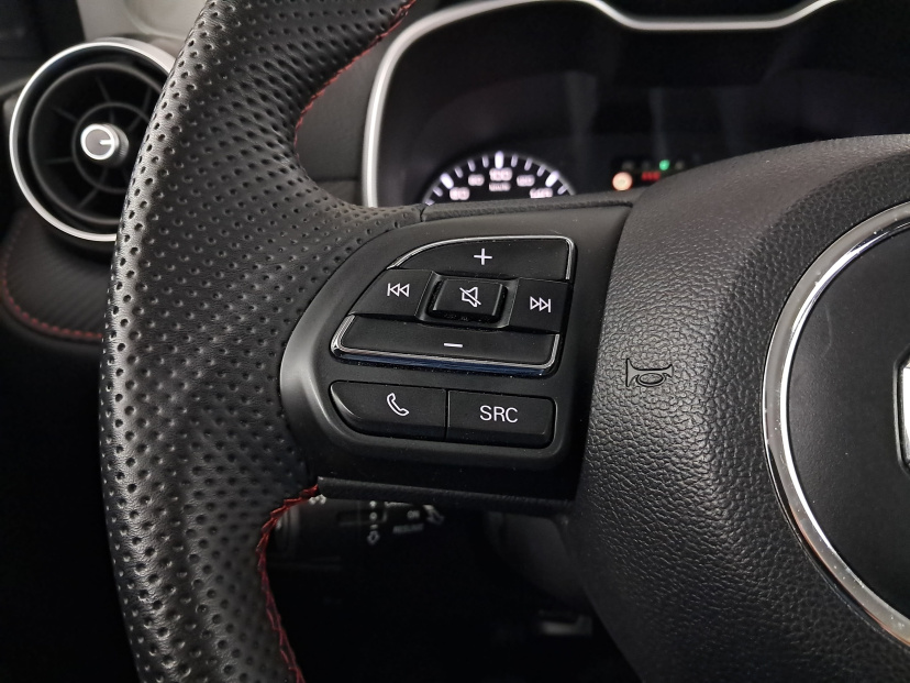 MG ZS SUV, 2025