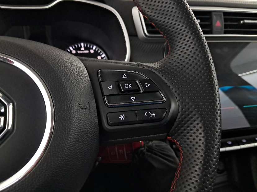 MG ZS SUV, 2025