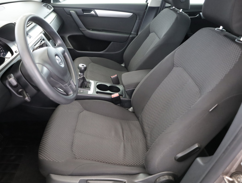 Volkswagen Passat, 2012
