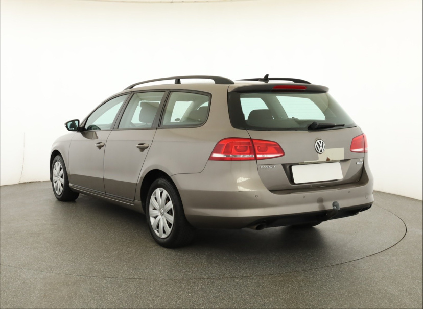 Volkswagen Passat, 2012