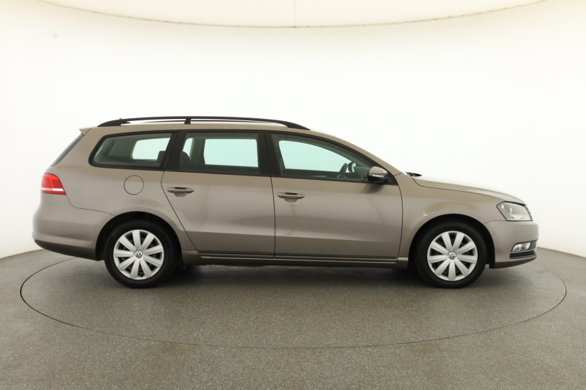 Volkswagen Passat, 2012