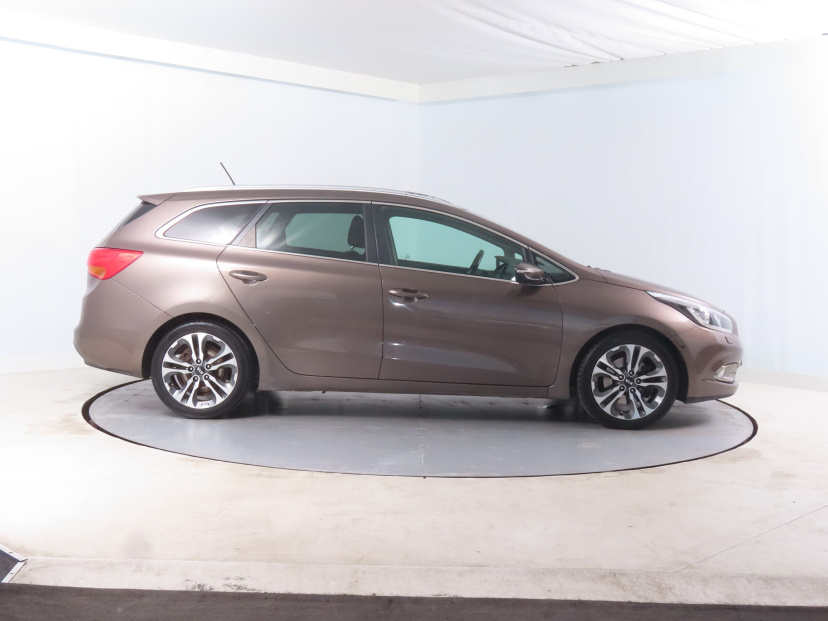 Kia Ceed, 2013