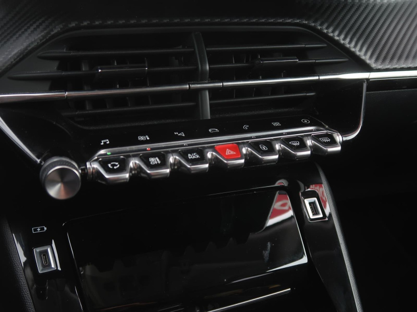 Peugeot e-2008, 2022