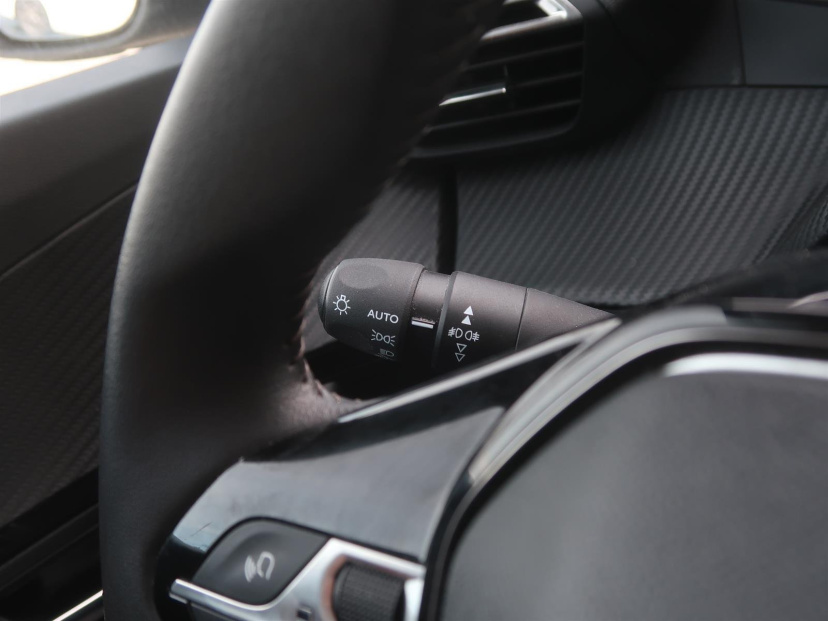 Peugeot e-2008, 2022