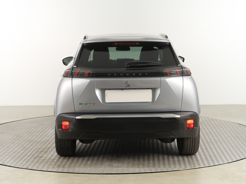 Peugeot e-2008, 2022