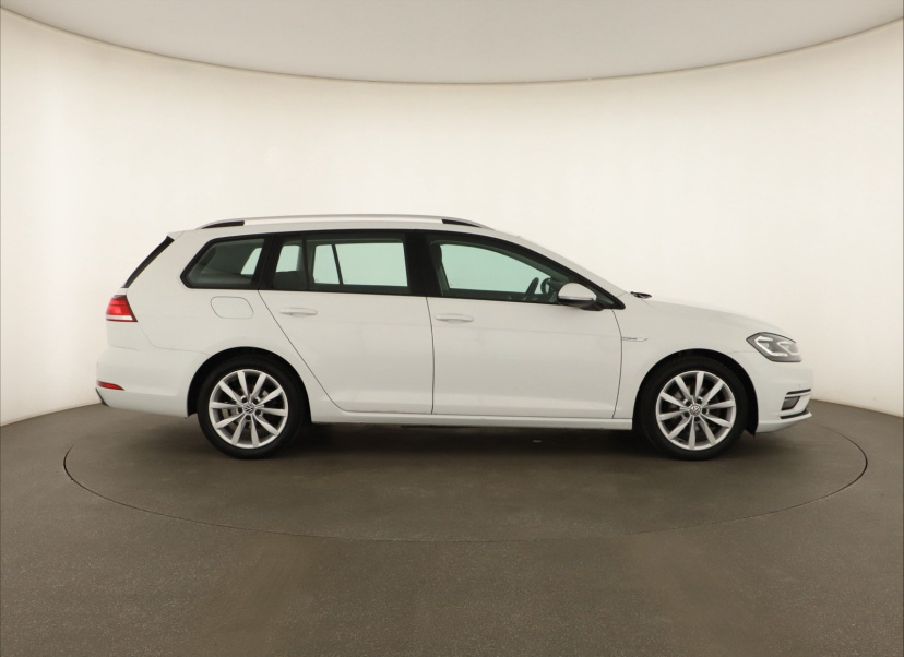 Volkswagen Golf, 2020