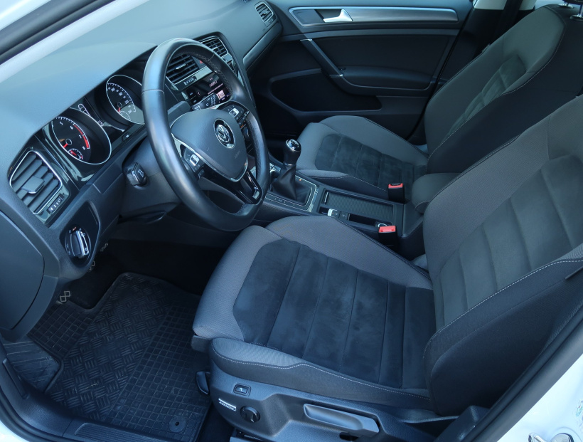 Volkswagen Golf, 2020