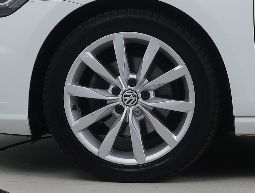 Volkswagen Golf, 2020