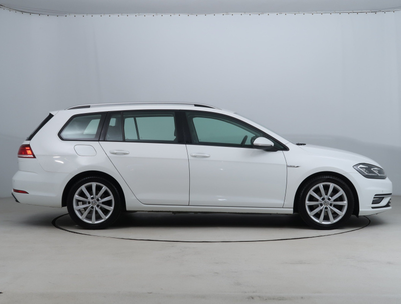 Volkswagen Golf, 2020