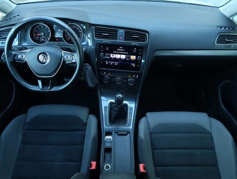 Volkswagen Golf, 2020
