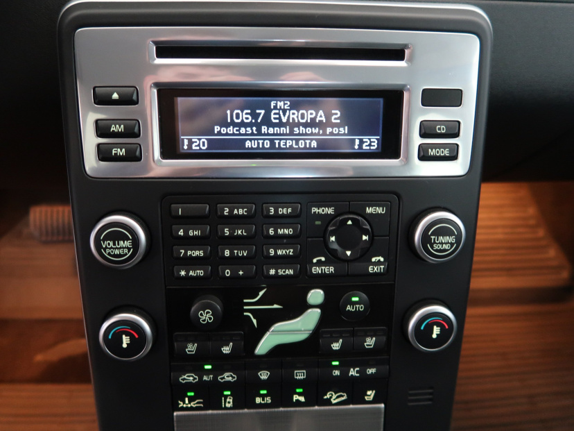 Volvo XC70, 2011
