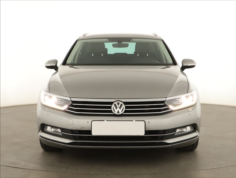 Volkswagen Passat, 2016