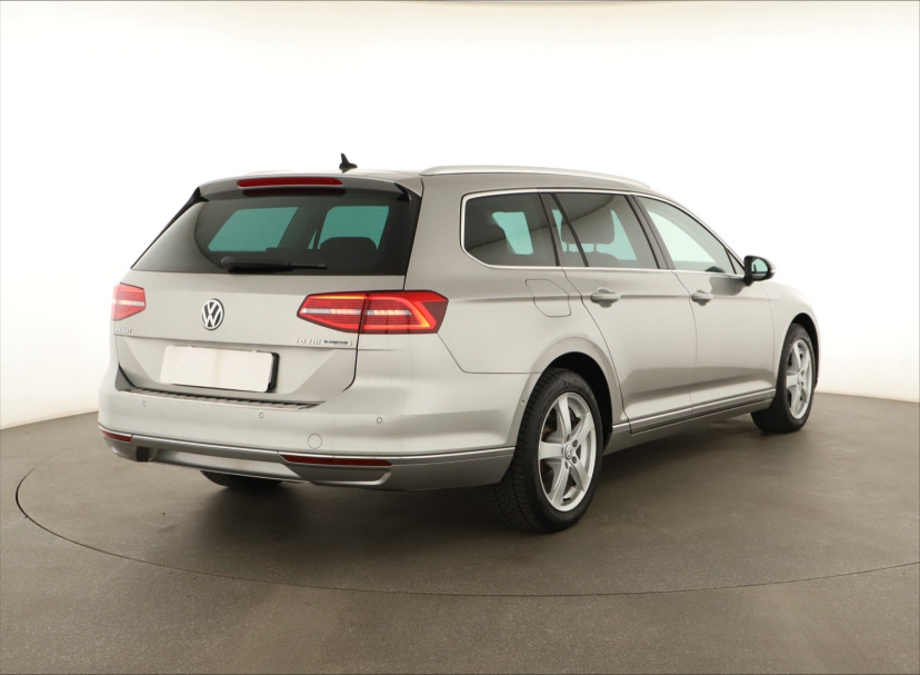 Volkswagen Passat, 2016