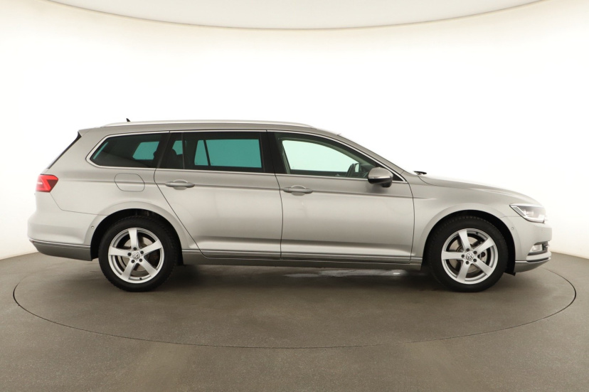 Volkswagen Passat, 2016