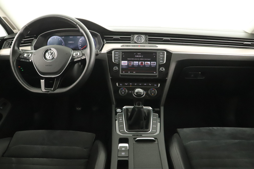 Volkswagen Passat, 2016