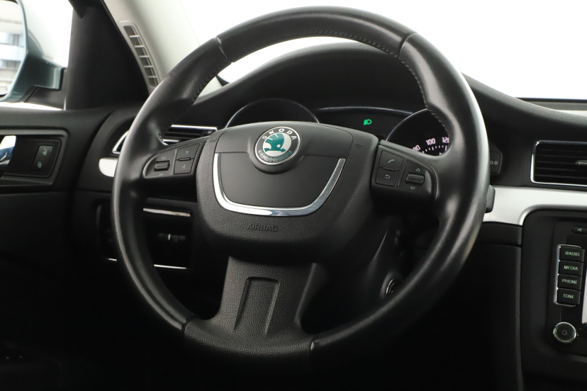 Škoda Superb, 2012