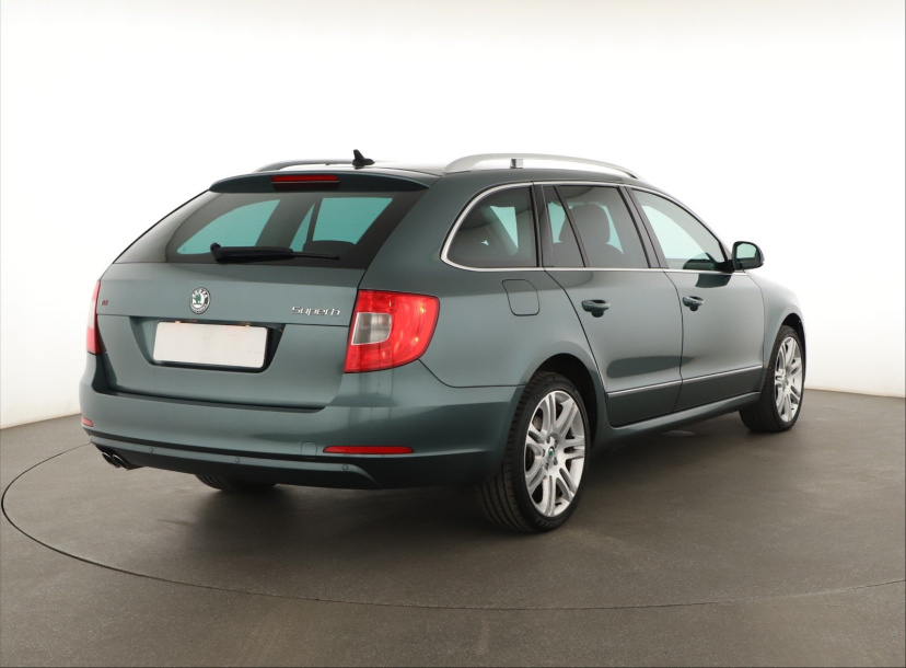 Škoda Superb, 2012