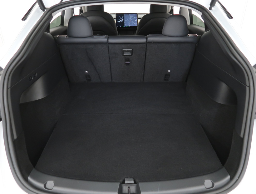 Tesla Model Y, 2021