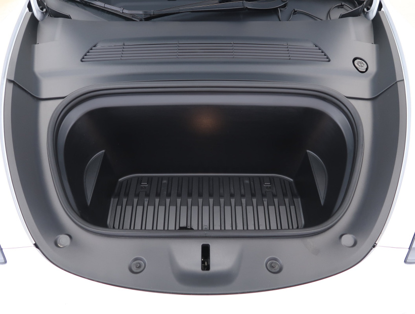 Tesla Model Y, 2021