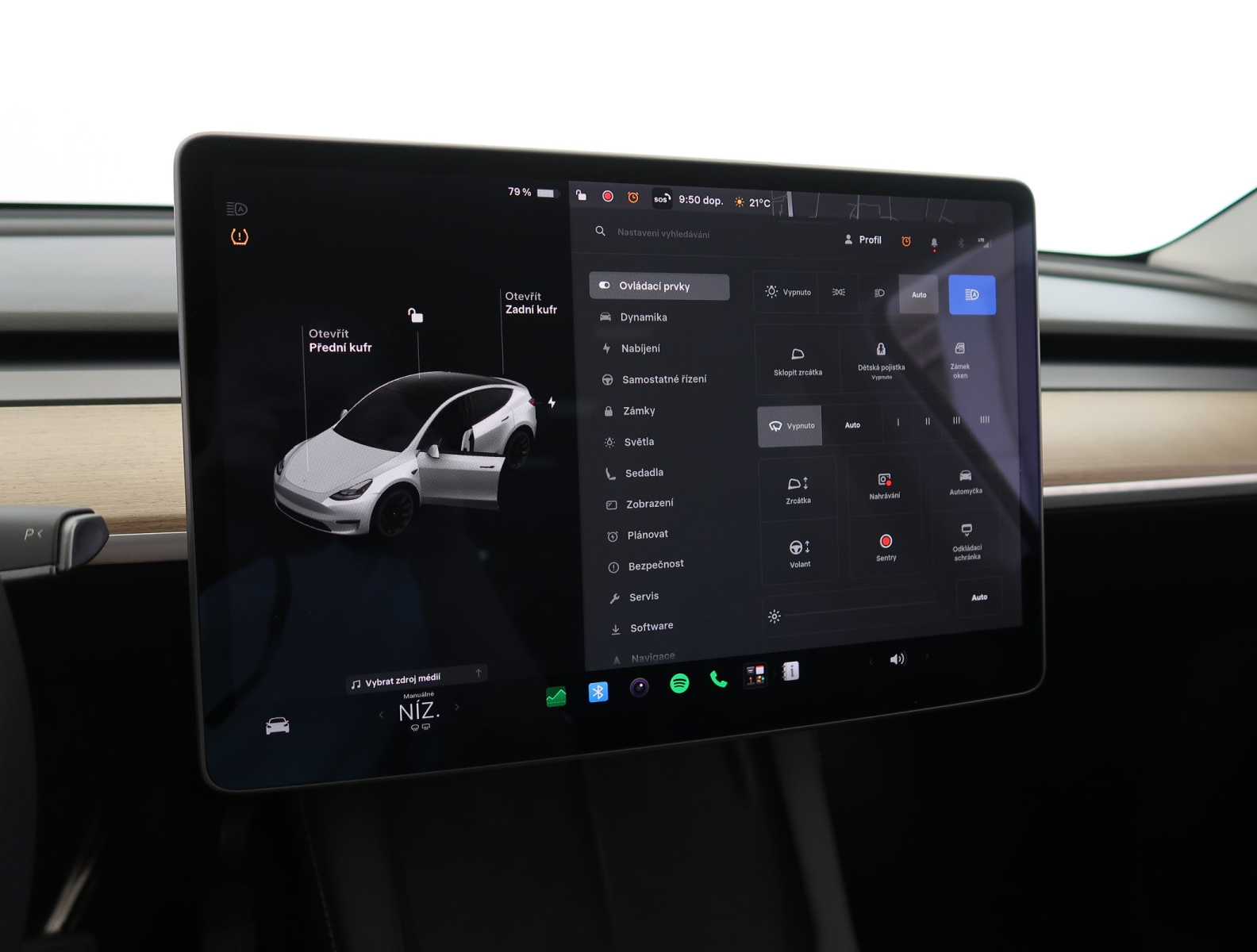 Tesla Model Y Long Range AWD – fotografie 25