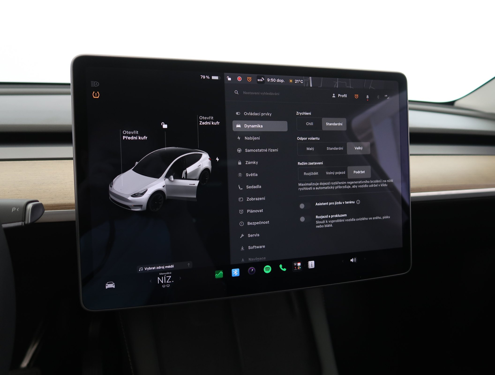 Tesla Model Y Long Range AWD – fotografie 26