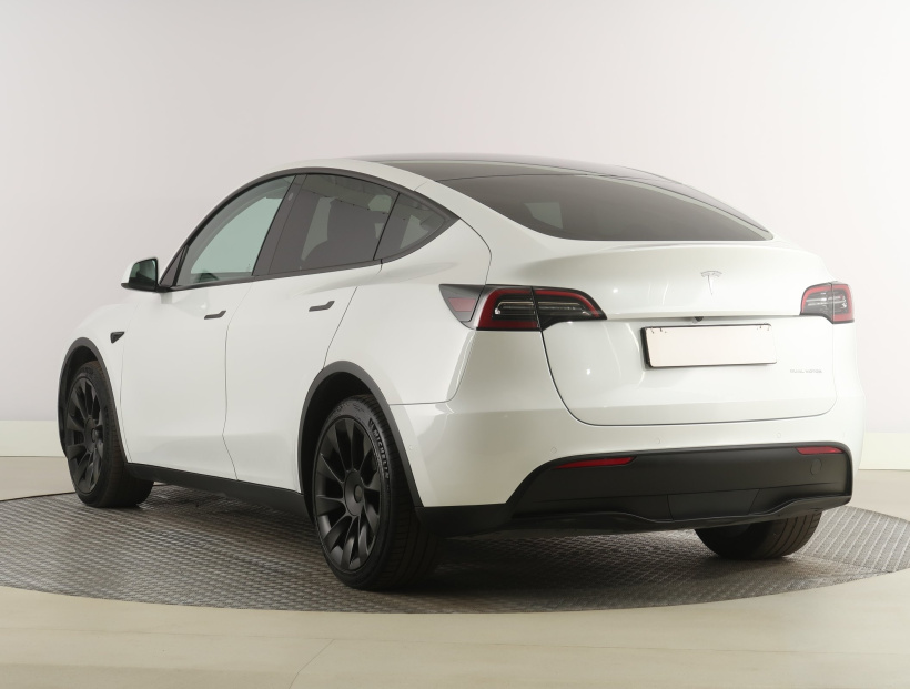 Tesla Model Y, 2021