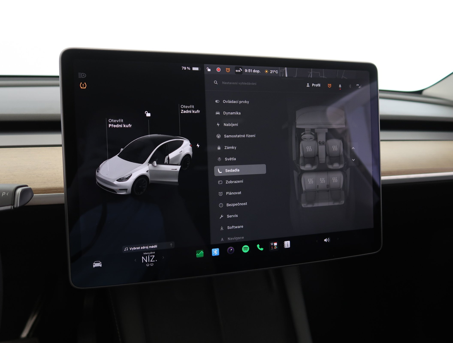 Tesla Model Y Long Range AWD – fotografie 30