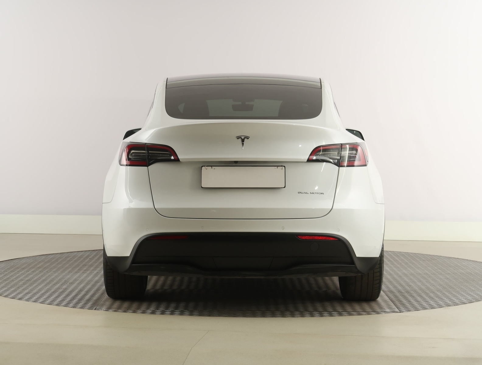 Tesla Model Y Long Range AWD – fotografie 6