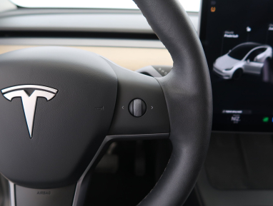 Tesla Model Y - 2021